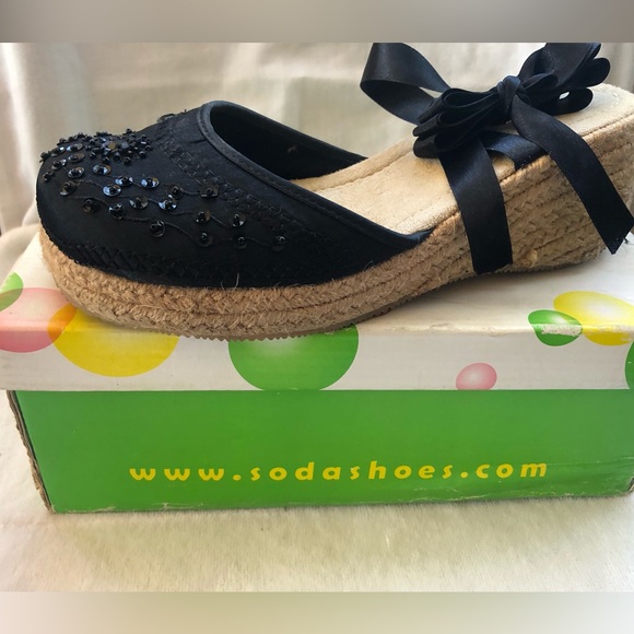Close-Toed Lace up Espadrilles Wedge Sandals - Picture 2 of 10